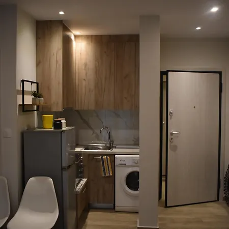 Tommys Apartament Neoi Poroi